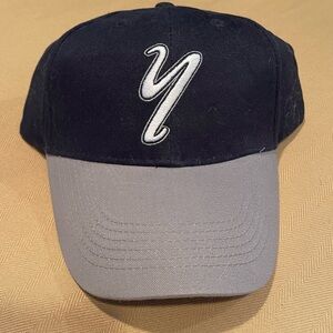 NWOT Former Staten Island Yankee Team Logo Navy and Gray Baseball Cap